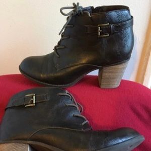 Crown Vintage Dark Brown Chunky Heel Ankle‎ Bootie Size 9.5